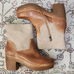 Antelope platform ancient boots in distressed tan leather and felt. Sundance 38